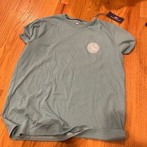 vineyard vines tee